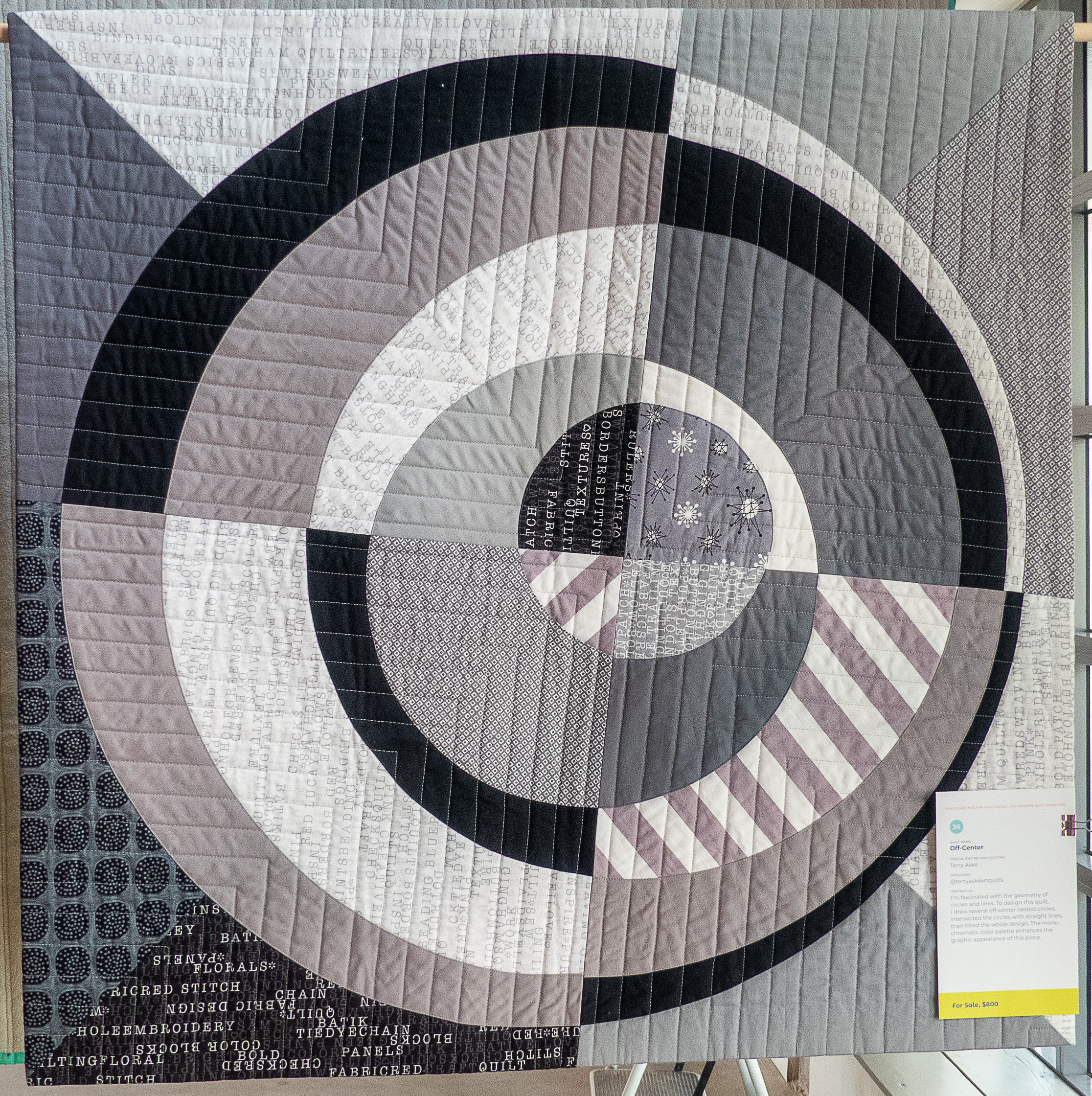 modern circle quilt in black, white and grey